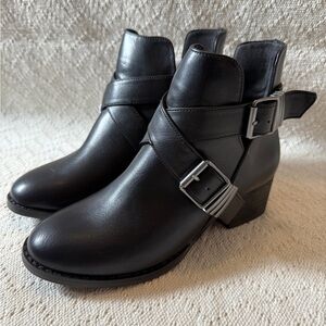 Breckelles bronco booties